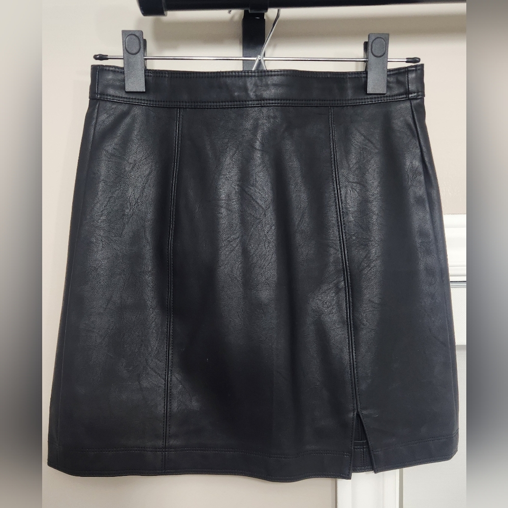 Elegant Black Leather Skirt